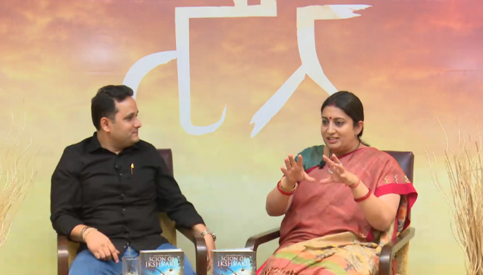 Amish Tripathi & Smriti Irani revealing title of 2nd Book of Ramachandra Series