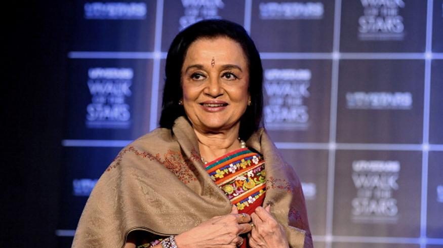The Hit Girl Asha Parekh Biography to be Launched by Salman Khan
